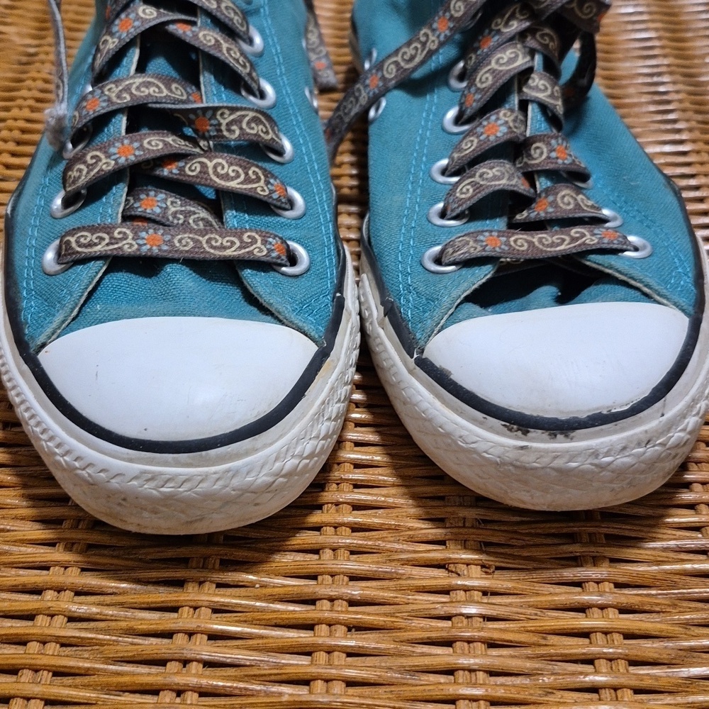 Converse Turquoise Sneakers with Decorative Laces Sz 7.5 Gently Loved - Picture 5 of 8
